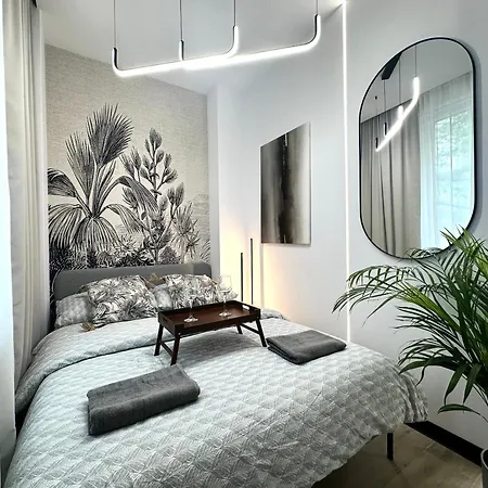 Szewska ~ 200m Main Square ~ Self Check-in 20h Apartment *